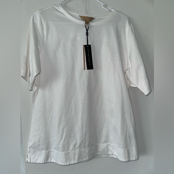 Investments Tops - Investments Gold Label White Women's Shirt Size Medium NWT